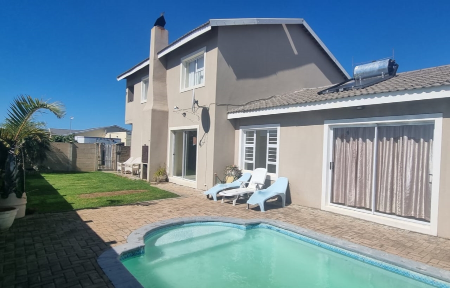 To Let 3 Bedroom Property for Rent in Jeffreys Bay Central Eastern Cape
